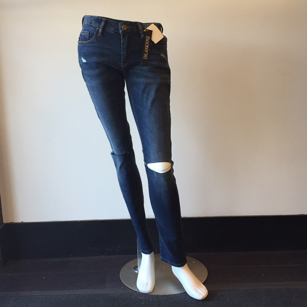 NWT  Blank NYC Skinny Jean W/ Rips